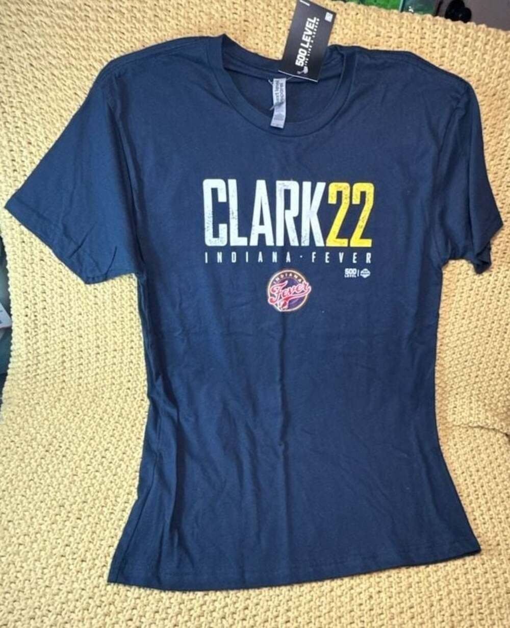 500 Level Indiana Fever Caitlin Clark 22 T-Shirt Size M